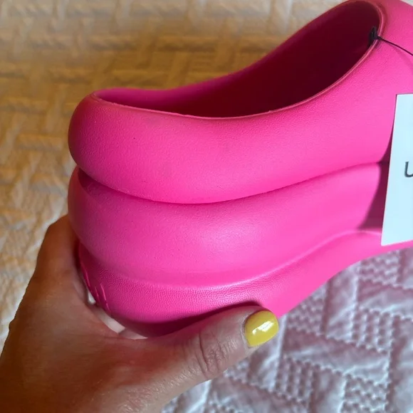 UGG Bright Pink Slip-On Sandals - Picture 4 of 4